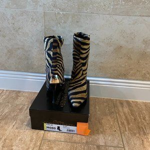 Donald J Pliner Boots-Black Tiger Elastic Size 8
